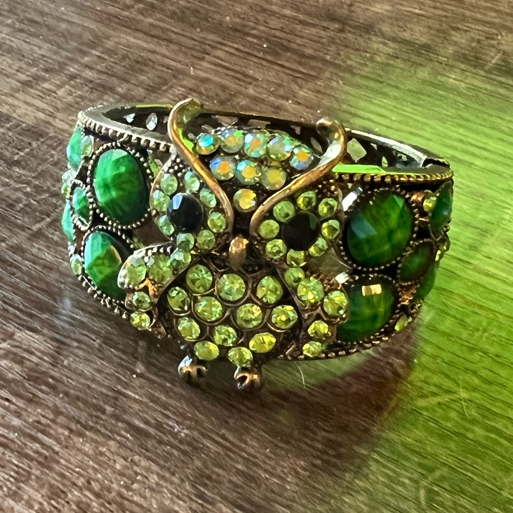 Green Owl Clasp Bracelet